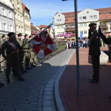 Zobacz zdjęcie: Przysięga 75 żołnierzy na rynku w Nowogrodźcu
