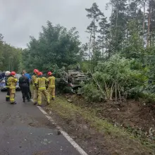 Zobacz zdjęcie: Dachowanie karetki między Węglińcem a Czerwoną Wodą