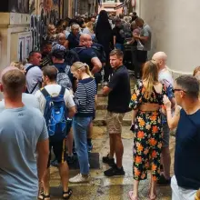 Zobacz zdjęcie: Kolejka do komisji wyborczej: Palma de Mallorca