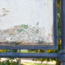 Zobacz zdjęcie: Tablica przy bolesławieckim sądzie