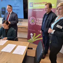 Zobacz zdjęcie: Wsparcie biznesu w edukacji