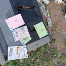 Zobacz zdjęcie: Śmieci przy kontenerze
