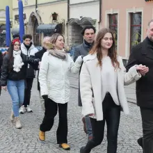 Zobacz zdjęcie: Maturzyści zatańczyli poloneza na bolesławieckim rynku
