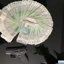 Zobacz zdjęcie: Podejrzany, łup, pieniądze i sprzęt