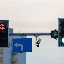 Zobacz zdjęcie: Światła i sekundniki na skrzyżowaniu ulic Tysiąclecia, Spółdzielczej, Asnyka i Chrobrego