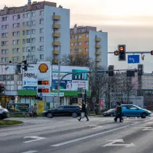 Zobacz zdjęcie: Światła i sekundniki na skrzyżowaniu ulic Tysiąclecia, Spółdzielczej, Asnyka i Chrobrego