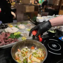 Zobacz zdjęcie: „SEAFOOD LIVE COOKING: Gotowanie na żywo”