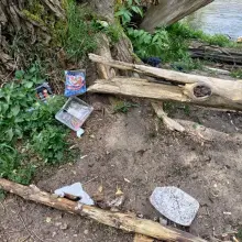 Zobacz zdjęcie: Śmieci nad Bobrem, niedaleko wiaduktu