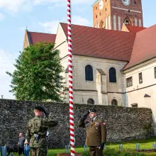 Zobacz zdjęcie: Uroczystość wojskowa