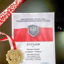 Zobacz zdjęcie: Damian Lisowik i dyplomy