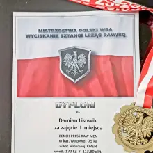 Zobacz zdjęcie: Damian Lisowik i dyplomy