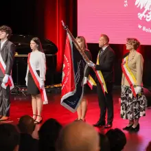 Zobacz zdjęcie: Uroczystość nadania imienia Orła Białego Szkole Podstawowej nr 2 w Bolesławcu