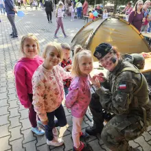 Zobacz zdjęcie: Przedszkolaki w 23 Śląskim Pułku Artylerii w Bolesławcu