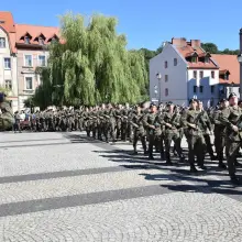 Переглянути фотографію: Військова присяга на ринковій площі у Wleń