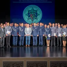 Zobacz zdjęcie: Awanse i nagrody pieniężne dla policjantek i policjantów z komendy w Bolesławcu