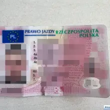 Zobacz zdjęcie: Auto, podejrzany i „dokument”