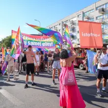 Zobacz zdjęcie: Drugi Marsz Równości w Bolesławcu podczas Święta Ceramiki