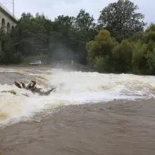 Zobacz zdjęcie: Wezbrana woda na rzece Bóbr w Bolesławcu