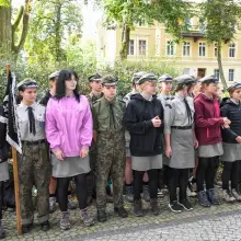 Переглянути фотографію: Скаути під час відзначення 85-ї річниці створення «Сірих шеренг»