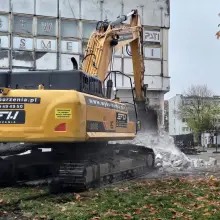 Zobacz zdjęcie: Trwa wyburzanie budynku Bolko