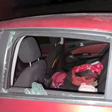 Zobacz zdjęcie: Ktoś strzelił do jadącego samochodu