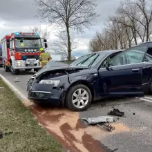 Zobacz zdjęcie: Zderzenie dwóch aut, dwie osoby ranne