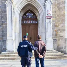 Zobacz zdjęcie: Ciężarówka i podejrzany