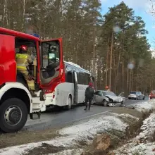 Zobacz zdjęcie: Zderzenie auta z autobusem