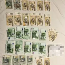 Zobacz zdjęcie: Podejrzany i pieniądze
