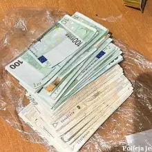 Zobacz zdjęcie: Podejrzany i pieniądze