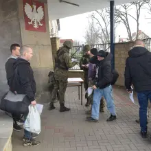 Zobacz zdjęcie: Ochotnicy w 23 Śląskim Pułku Artylerii w Bolesławcu