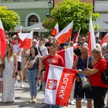 Zobacz zdjęcie: Uczestnicy protestu w Rynku w Bolesławcu