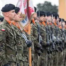Zobacz zdjęcie: Uroczystość w 10 Brygadzie Kawalerii Pancernej w Świętoszowie