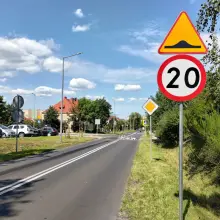 Zobacz zdjęcie: Wyniesione przejście dla pieszych przy ulicy Kosiby