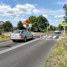 Zobacz zdjęcie: Wyniesione przejście dla pieszych przy ulicy Kosiby