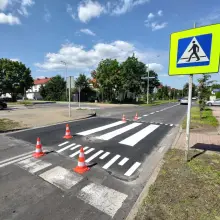 Zobacz zdjęcie: Wyniesione przejście dla pieszych przy ulicy Kosiby