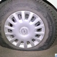 Zobacz zdjęcie: Poprzecinane opony