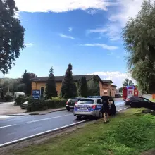 Zobacz zdjęcie: BMW wypadło z drogi w Dąbrowie Bolesławieckiej
