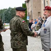 Zobacz zdjęcie: Uroczystość w 23 Śląskim Pułku Artylerii w Bolesławcu