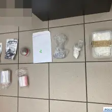 Zobacz zdjęcie: Narkotyki, pieniądze, broń