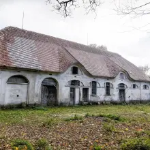 Zobacz zdjęcie: Stajnia pałacu w Grodźcu