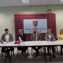 Zobacz zdjęcie: Podpisanie umowy na kompleksową termomodernizację Zespołu Szkół Technicznych i Przyrodniczych