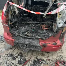Zobacz zdjęcie: Spalone auto przy ul. Lubańskiej