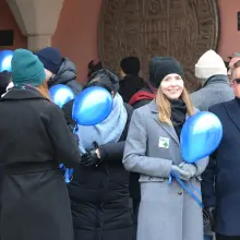 Zobacz zdjęcie: 100 dni do matury w Bolesławcu! Maturzyści zatańczyli poloneza w Rynku