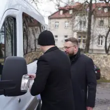 Zobacz zdjęcie: Nowy mikrobus dla uczniów z niepełnosprawnością