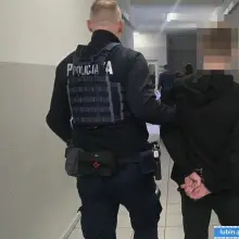 Zobacz zdjęcie: Podejrzany i telefon
