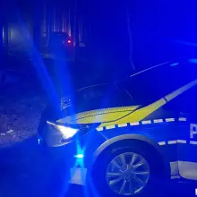 Zobacz zdjęcie: Podejrzany i auto