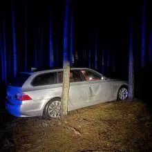 Zobacz zdjęcie: Podejrzany i auto