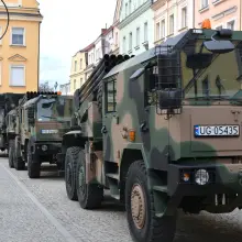Zobacz zdjęcie: Pojazdy wojskowe w centrum Bolesławca