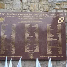 Переглянути фотографію: Вшанували жертв смоленської катастрофи